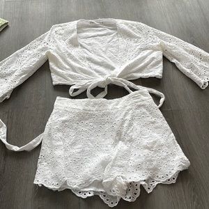 White fox boutique eyelet co ord set